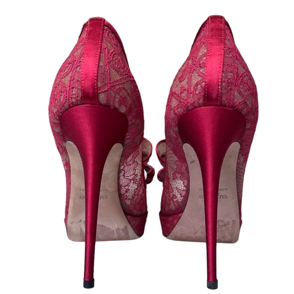 Valentino Garavani Red Bow Heels - Picture 5 of 11